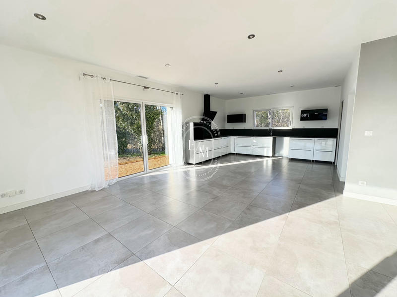 Maison - 123 m² - 4 pièces