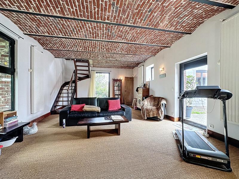 Maison traditionnelle - 347 m² - 12 pièces