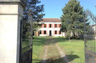 Maison - 273 m² - 11 pièces