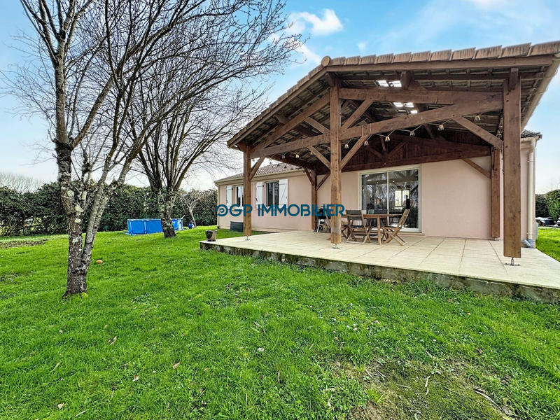 Maison - 92 m² - 4 pièces