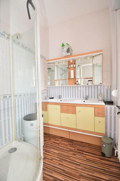 Appartement - 120 m² - 6 pièces