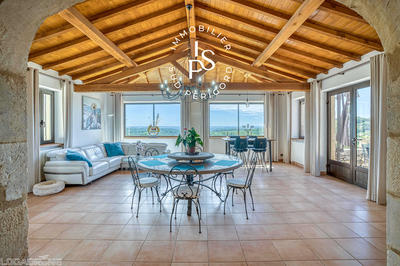 Maison - 448 m² - 16 pièces