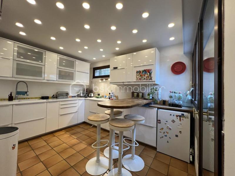 Maison traditionnelle - 105 m² - 5 pièces