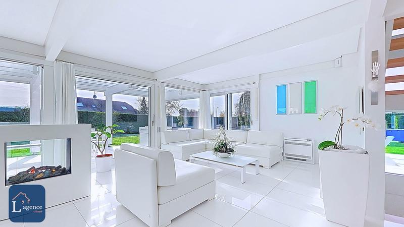 Maison contemporaine - 257 m² - 7 pièces