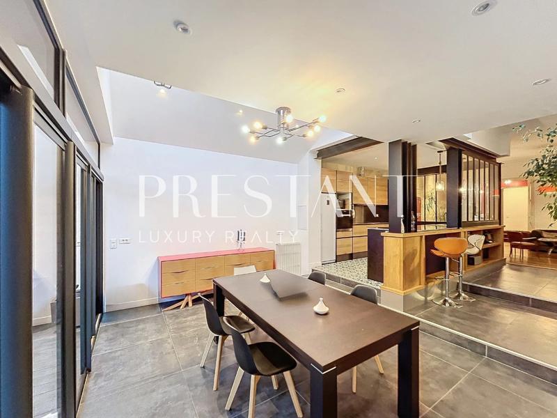 Maison - 200 m² - 7 pièces