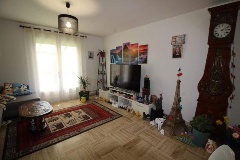 Maison - 141 m² - 10 pièces