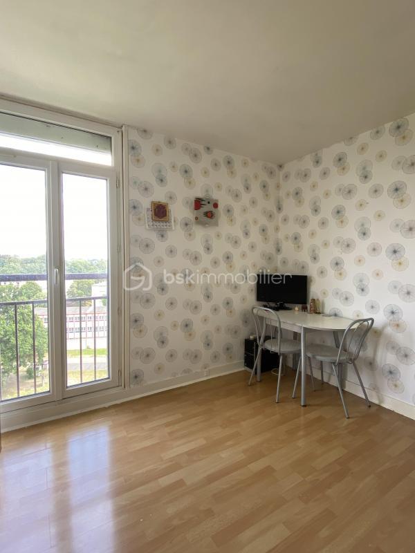 Appartement - 80 m² - 5 pièces