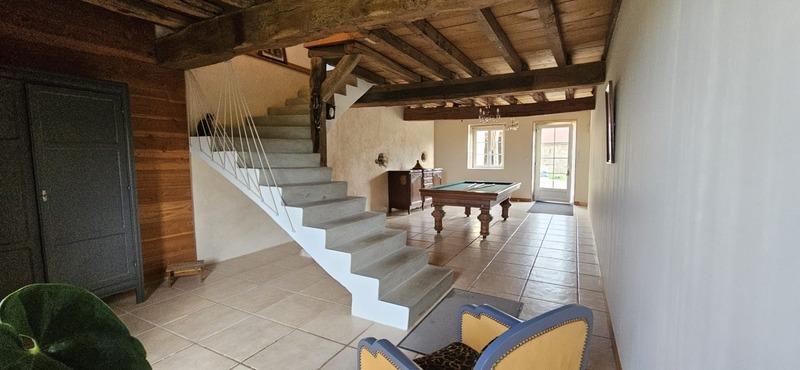 Corps de ferme - 368 m² - 11 pièces