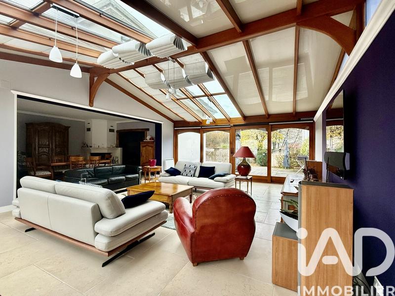 Maison - 233 m² - 7 pièces