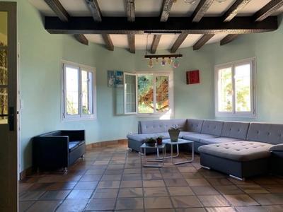 Maison - 210 m² - 6 pièces