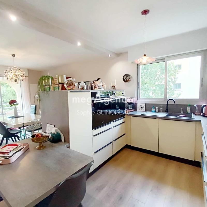 Appartement - 97 m² - 5 pièces