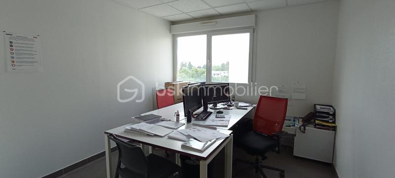 Bureau - 96 m² - 4 pièces