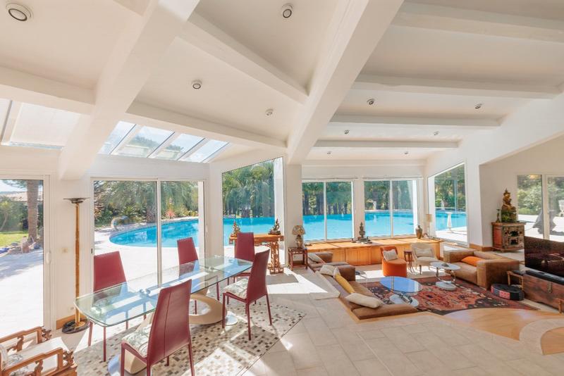 Maison - 304 m² - 7 pièces