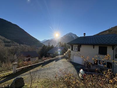 Maison - 235 m² - 9 pièces