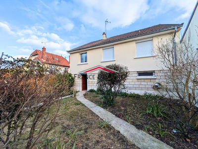 Maison - 91 m² - 5 pièces