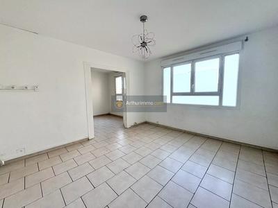 Appartement - 64 m² - 4 pièces