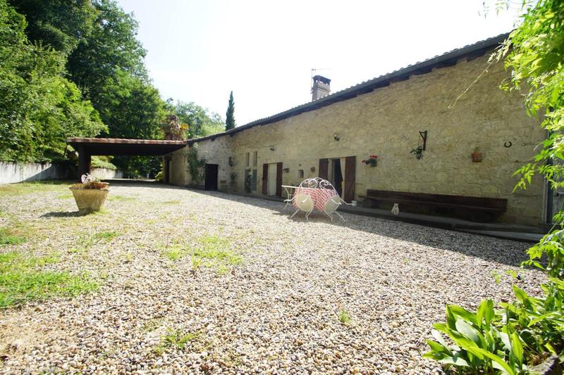 Viager - Corps de ferme - 280 m² - 12 pièces