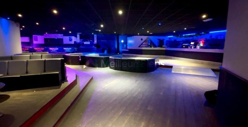 Magasins - 685 m² - 5 pièces