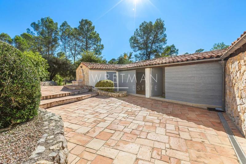 Propriété - 340 m² - 9 pièces