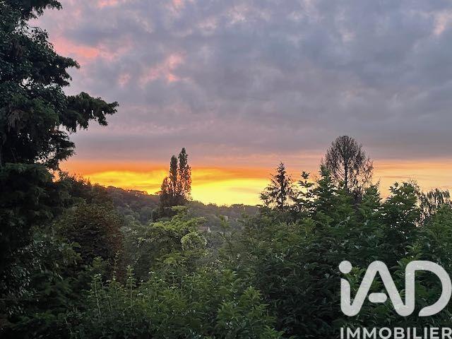 Maison - 266 m² - 10 pièces