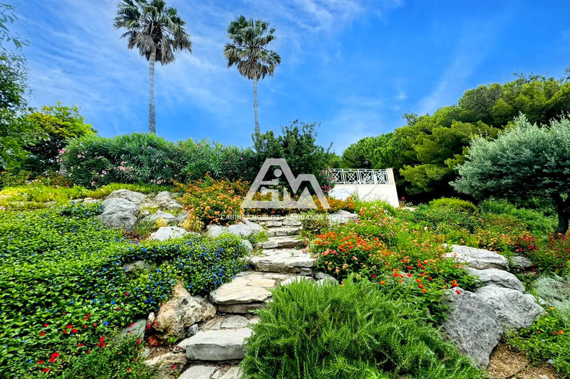 Maison de maîtres - 650 m² - 14 pièces