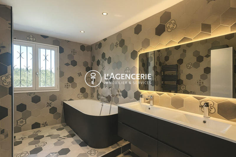 Maison contemporaine - 152 m² - 5 pièces