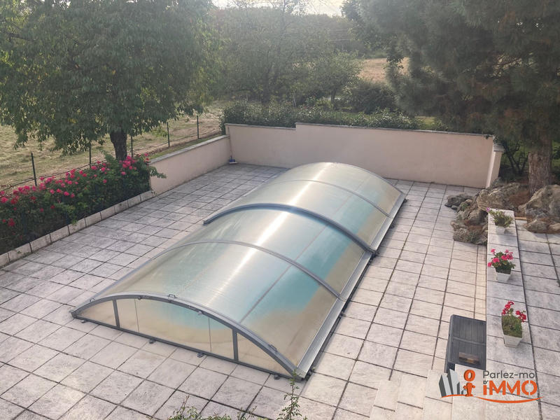 Maison - 335 m² - 12 pièces