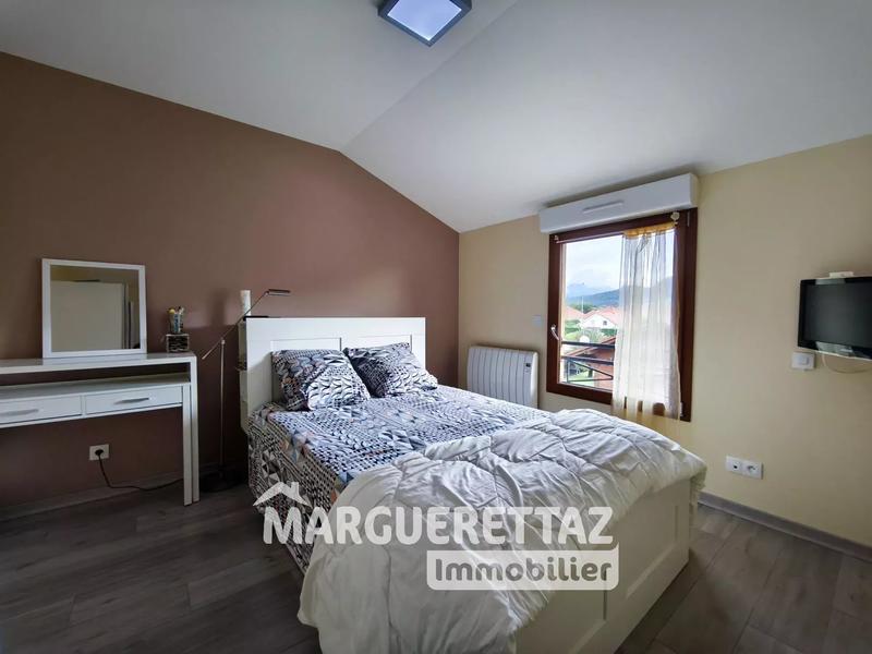 Maison - 198 m² - 8 pièces