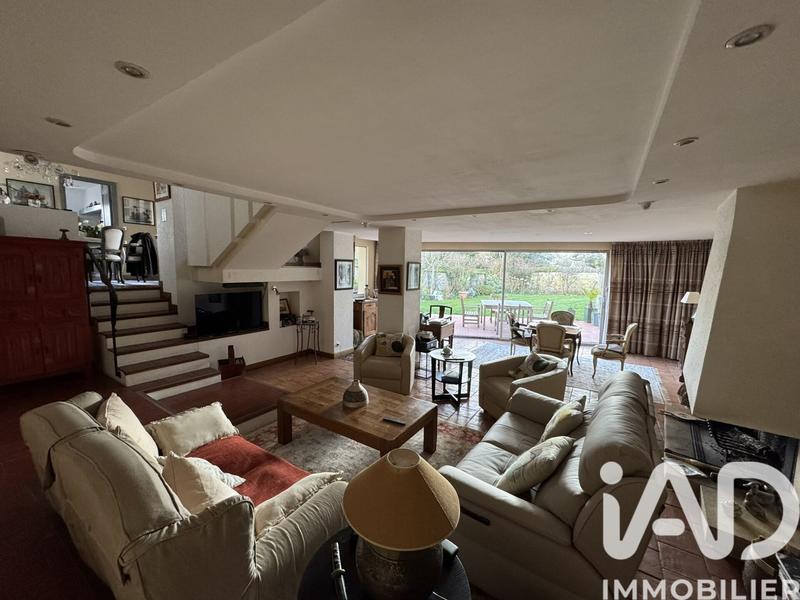 Maison - 180 m² - 8 pièces