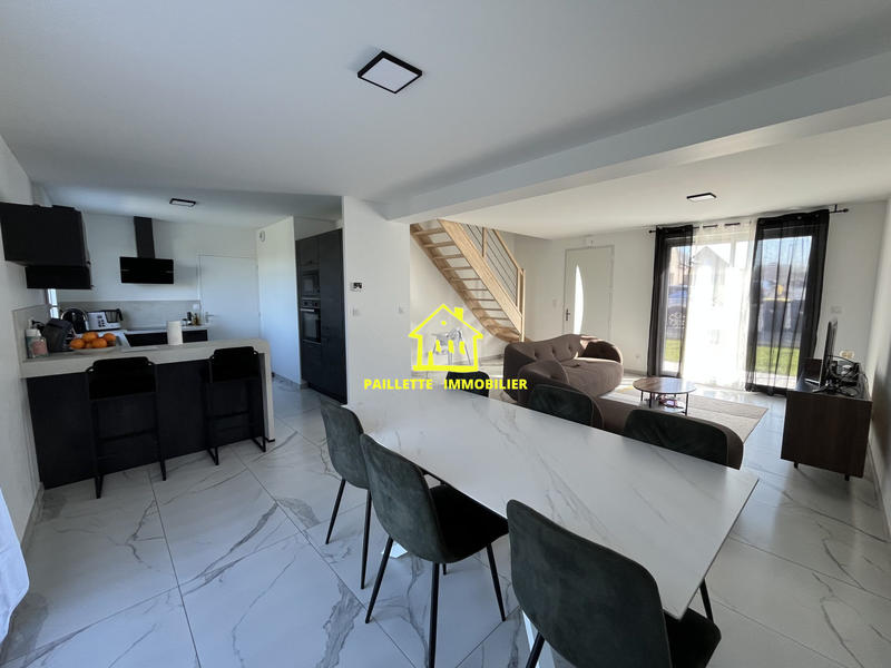 Maison - 98 m² - 5 pièces