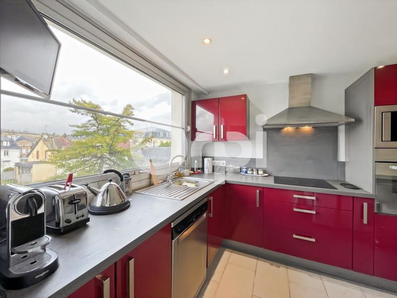 Appartement - 99 m² - 4 pièces