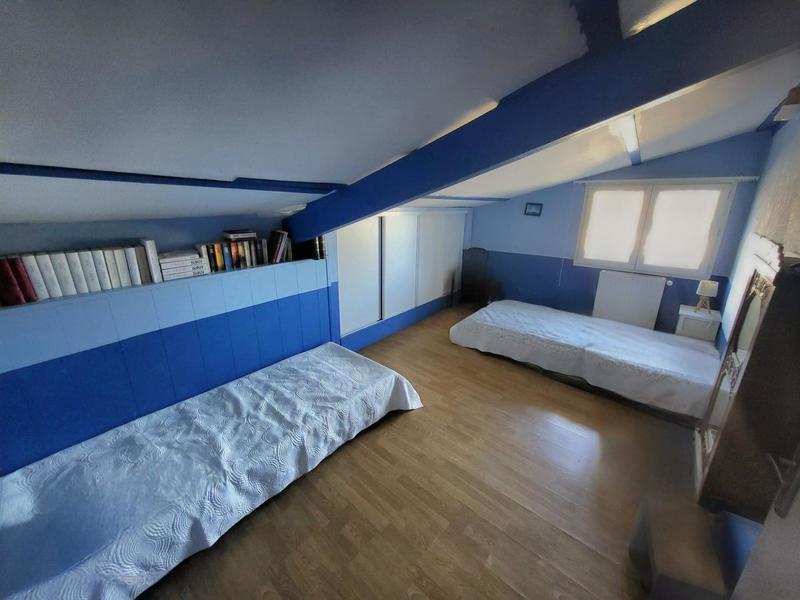 Maison - 335 m² - 14 pièces