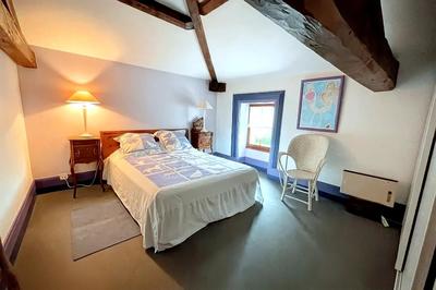 Maison - 240 m² - 8 pièces