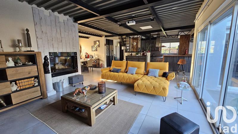 Maison - 214 m² - 7 pièces