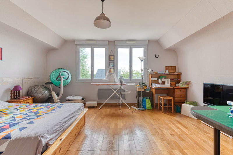 Maison - 184 m² - 10 pièces