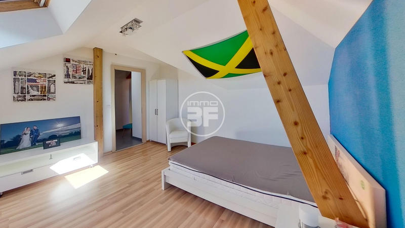 Maison - 260 m² - 6 pièces