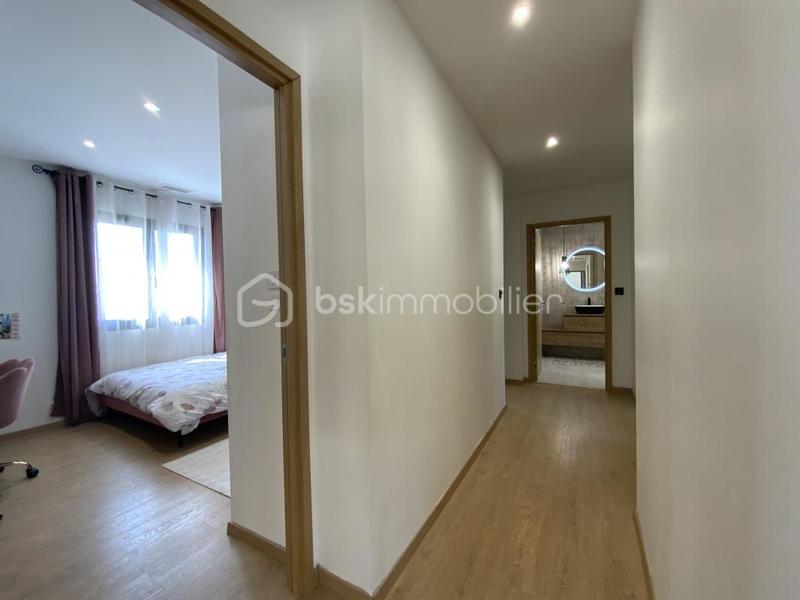 Maison - 180 m² - 6 pièces