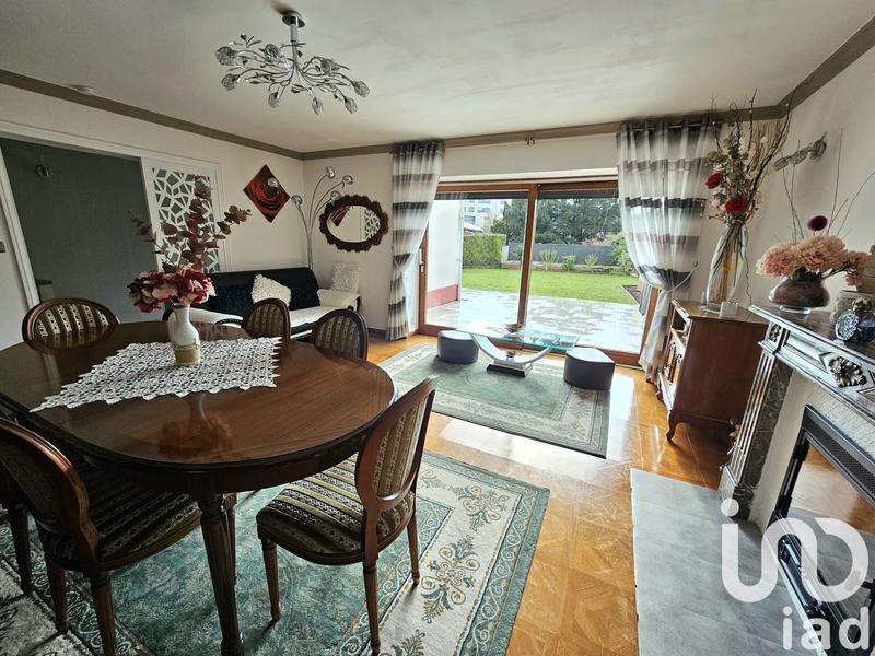 Maison - 200 m² - 7 pièces