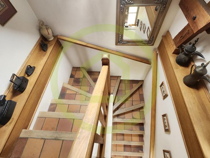 Maison - 218 m² - 6 pièces