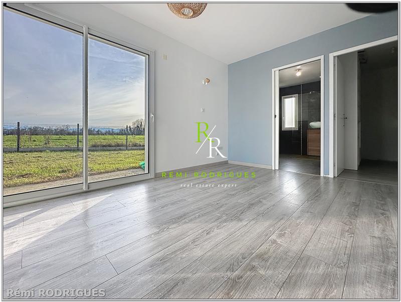 Maison - 213 m² - 9 pièces