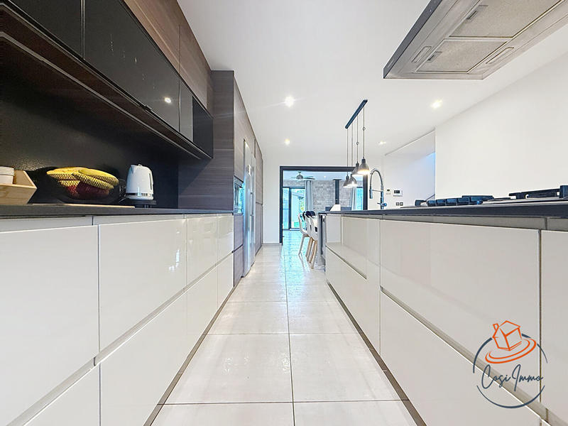 Maison - 170 m² - 6 pièces