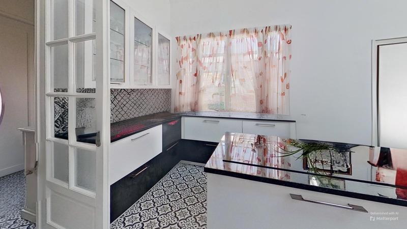 Maison - 232 m² - 8 pièces