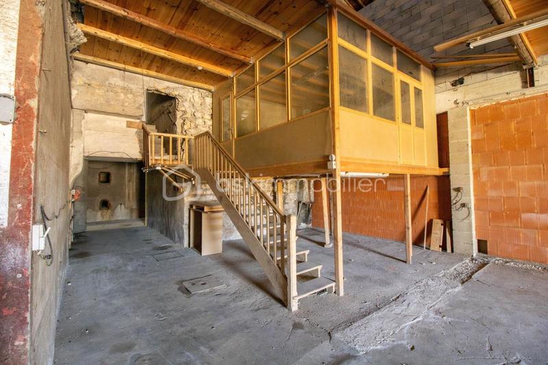 Grange - 303 m² - 1 pièce