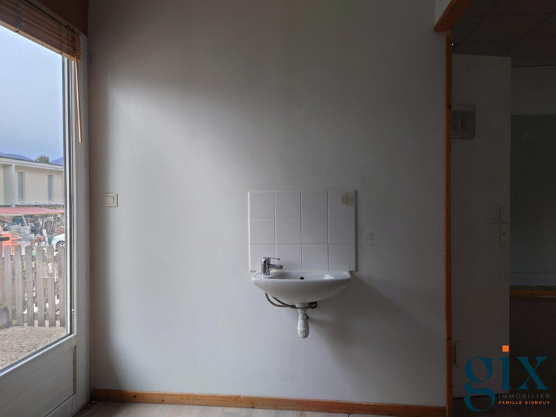 Local commercial - 80 m² - 4 pièces