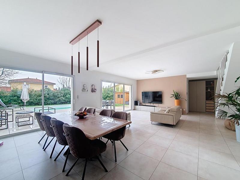 Maison - 160 m² - 5 pièces