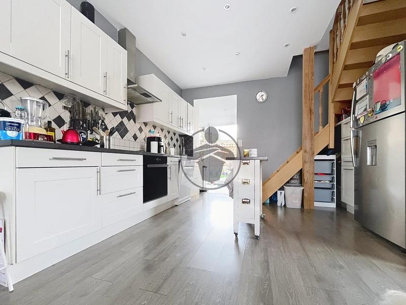 Maison - 102 m² - 5 pièces