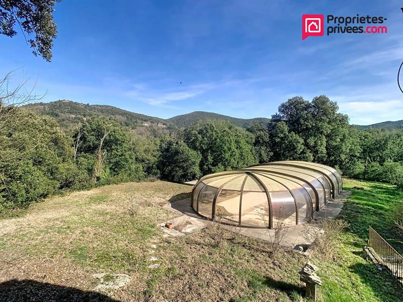 Maison - 185 m² - 10 pièces