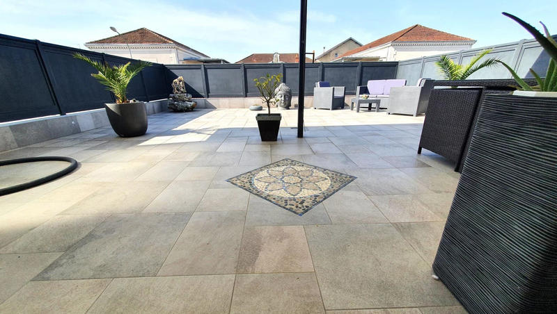 Maison - 224 m² - 7 pièces