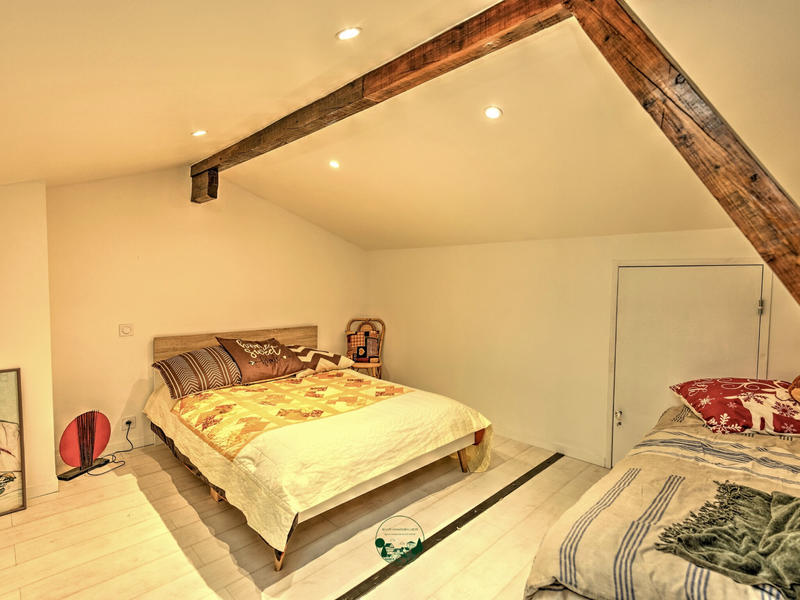 Maison - 200 m² - 7 pièces