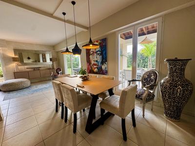 Appartement - 120 m² - 4 pièces